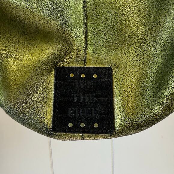 Free People bag slouchy sling leather bag metallic large crossbody - Picture 4 of 10